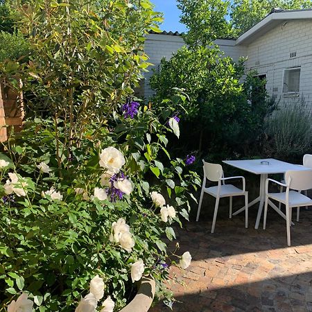 Courtyard Studio Lights And Wi Fi During Load Shedding Stellenbosch Eksteriør billede
